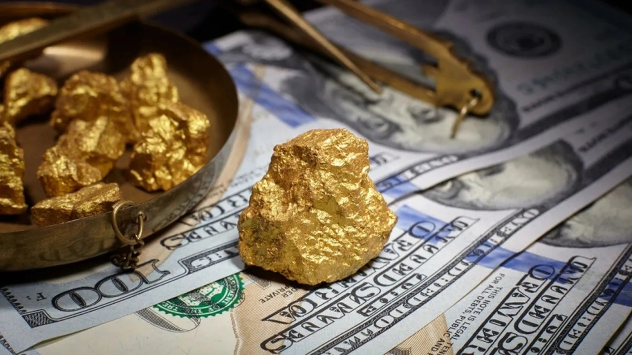 تحديثات الأسعار.. تذبذب جديد في قيمة الذهب والدولار مقابل الدينار داخل العراق